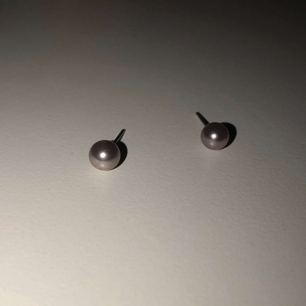 Silver pearl earrings